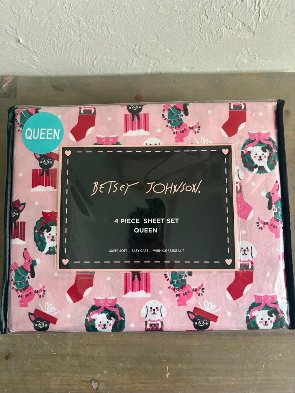 NWT Betsey Johnson Christmas Dogs Puppy Queen Sheet Set